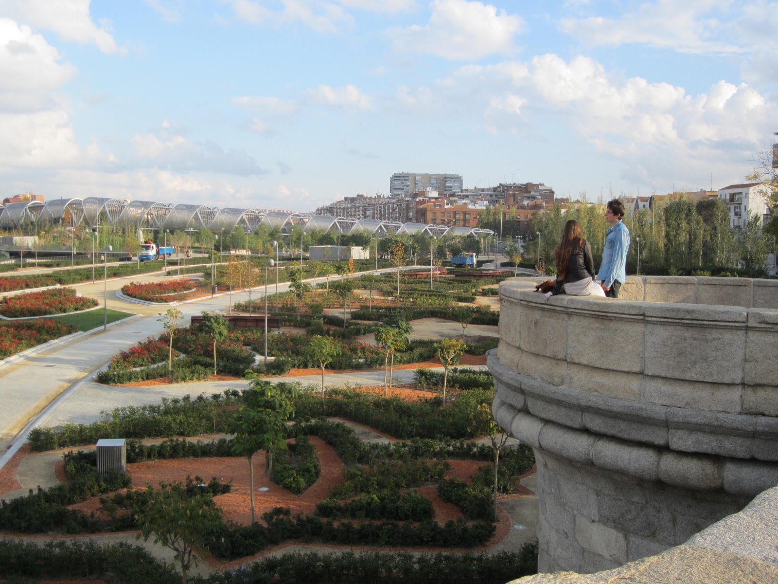 This used to be a highway! | La Citta Vita, View of Madrid Rio (6382197239), CC BY-SA 2.0